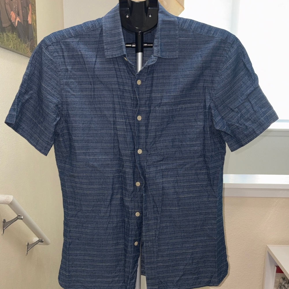 Banana Republic Men's Navy Button Down Shirt